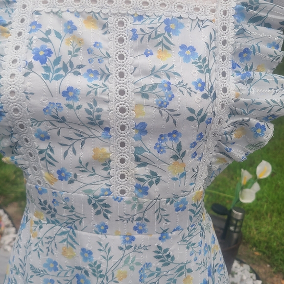 SHEIN Blue and Yellow Floral Lace Dress - Picture 1 of 10